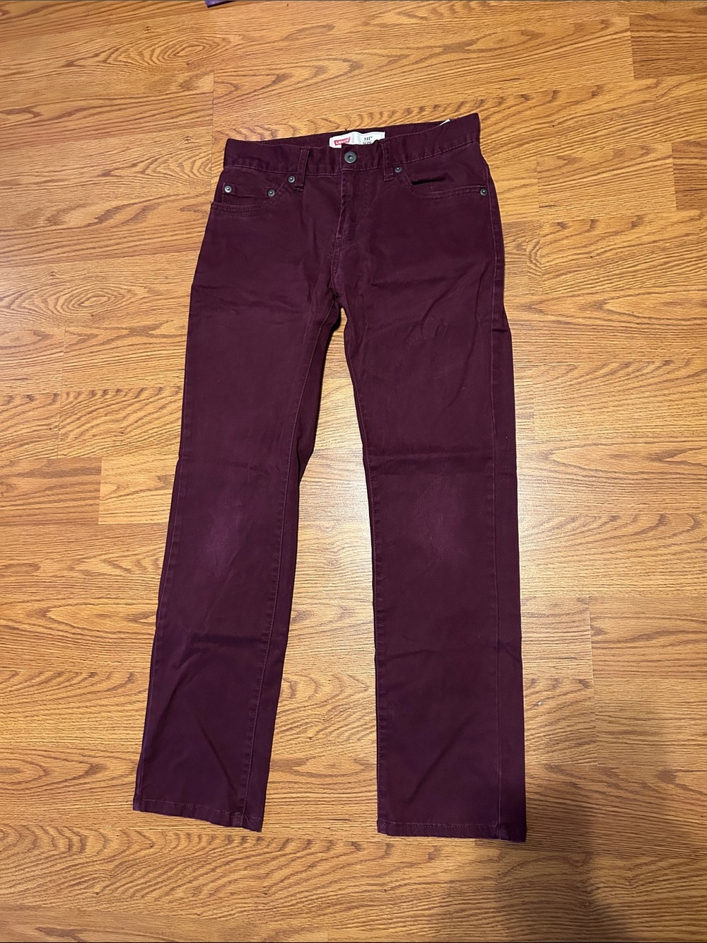 Levi's Men Slim Straight Jeans in Burgundy